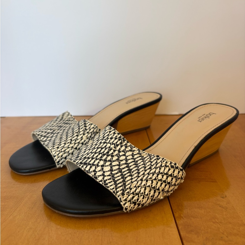 Botkier || Carly Mule Wedge Sandal Wood Heel Snakeskin Print Textured Upper 7.5